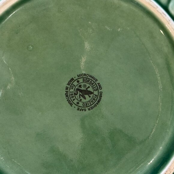 Bordallo Pinheiro Cabbage Green Tall Salad Bowl 11" - Picture 5 of 5